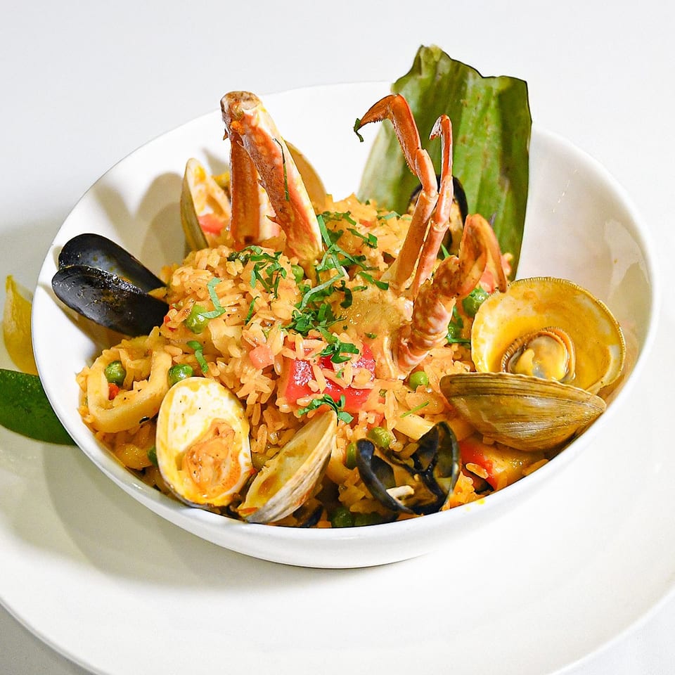 Arroz con Mariscos: A Seafood Lover's Delight